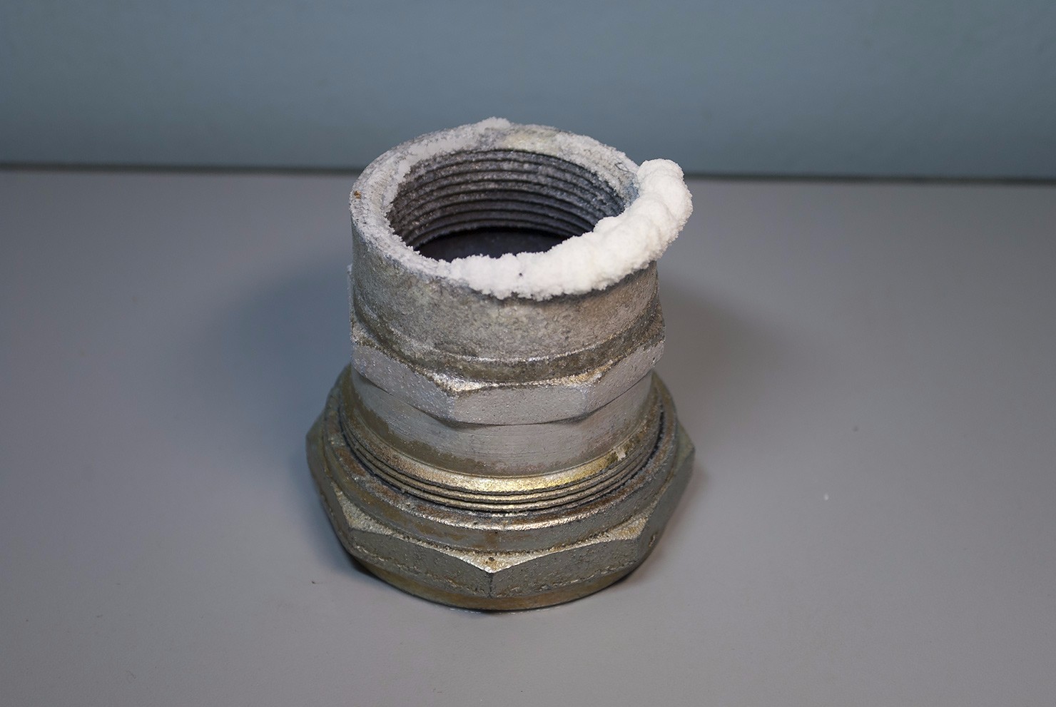 Salt test of the coupling clamp