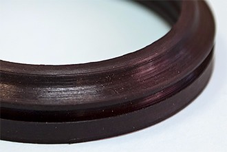 Sealing sleeve of coupling clamp